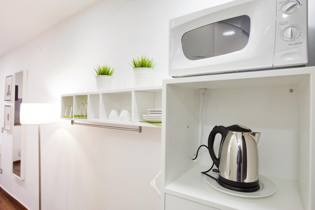 Pensión Triple With Private Bathroom In Gothic Barcelona